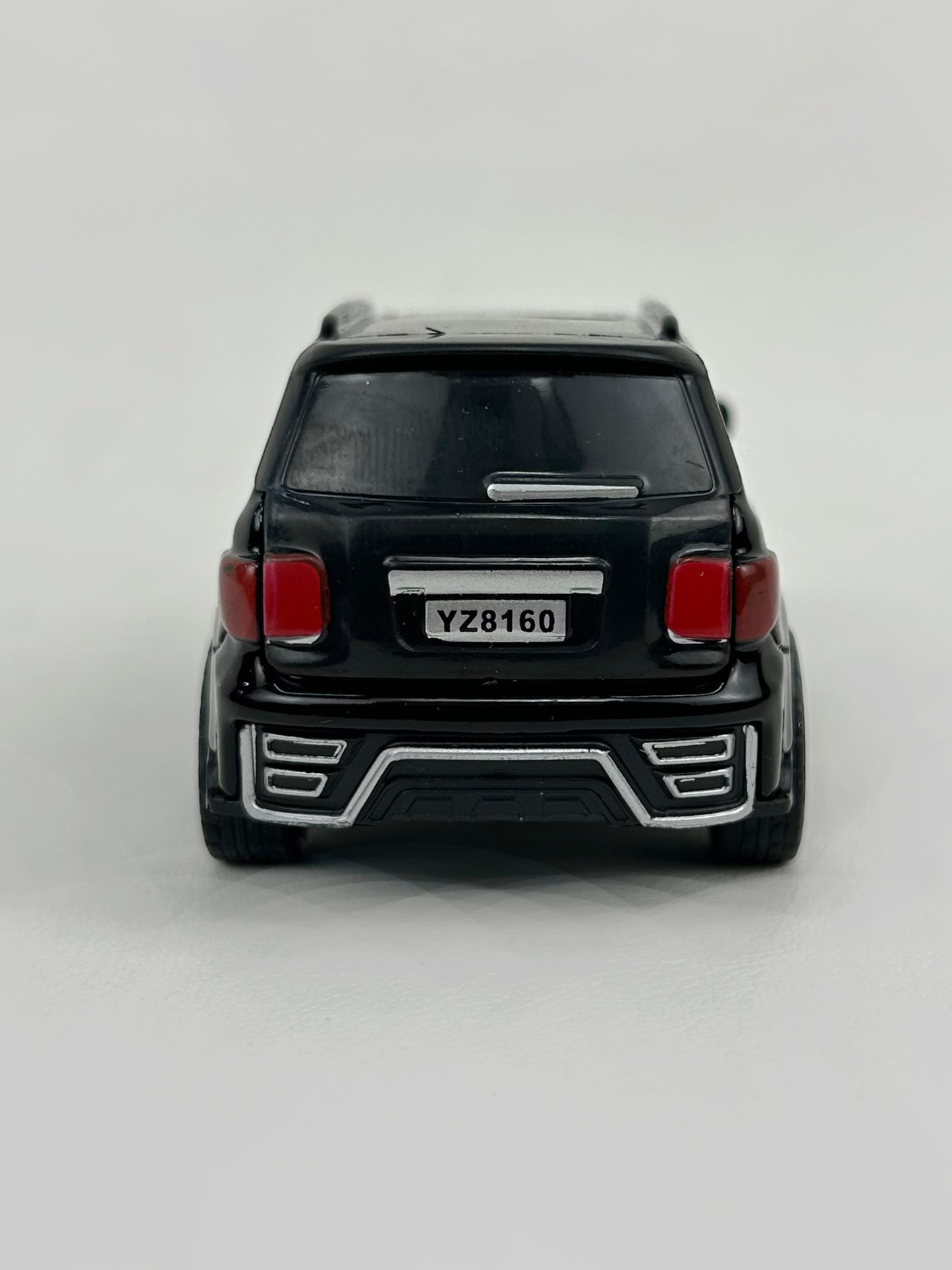 8160 Black Alloy Die-Cast Metal Car KTY102