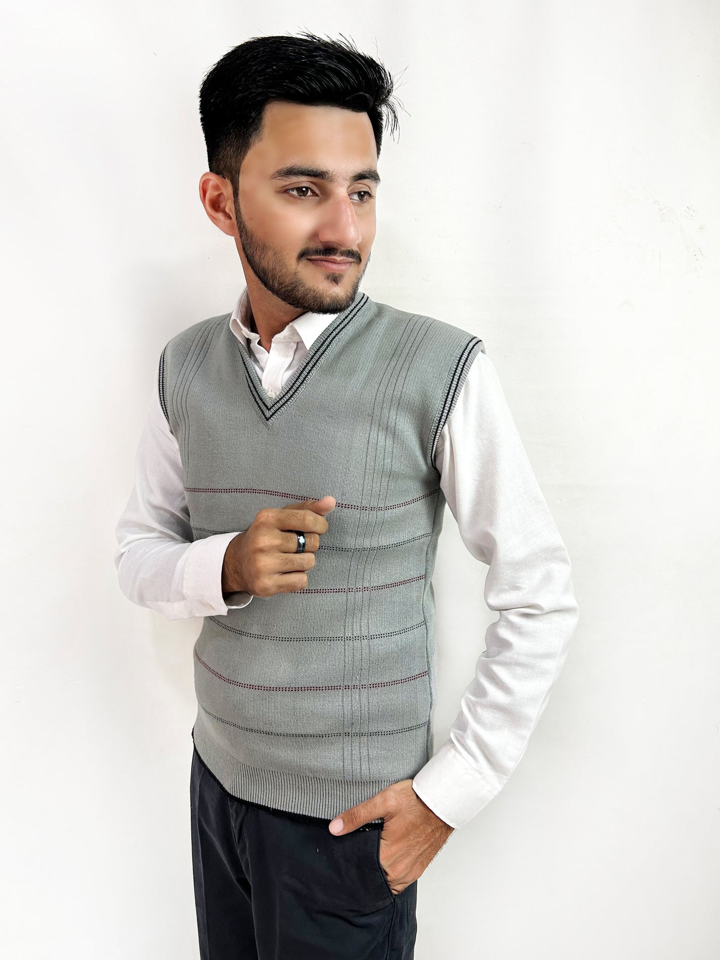 Light Grey Sleeveless Sweater for Men MSW30