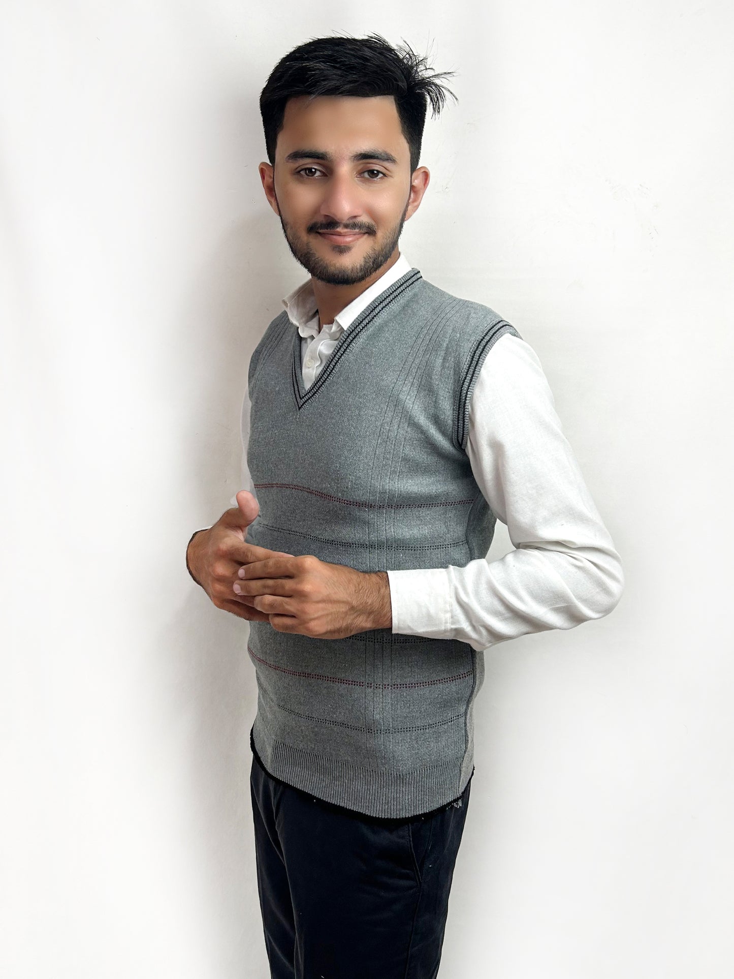 Grey Sleeveless Sweater for Men MSW32