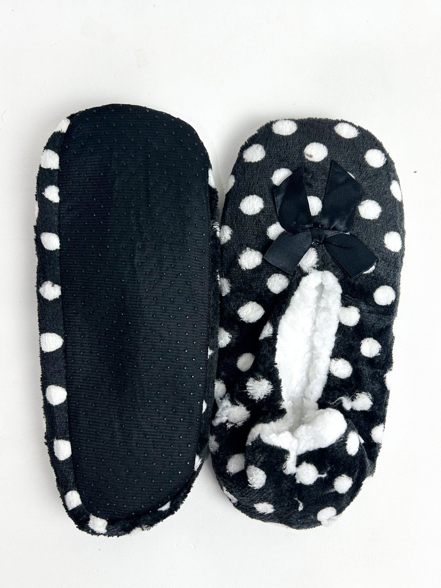 Black Polka Dots Fuzzy Slipper Socks FSS19