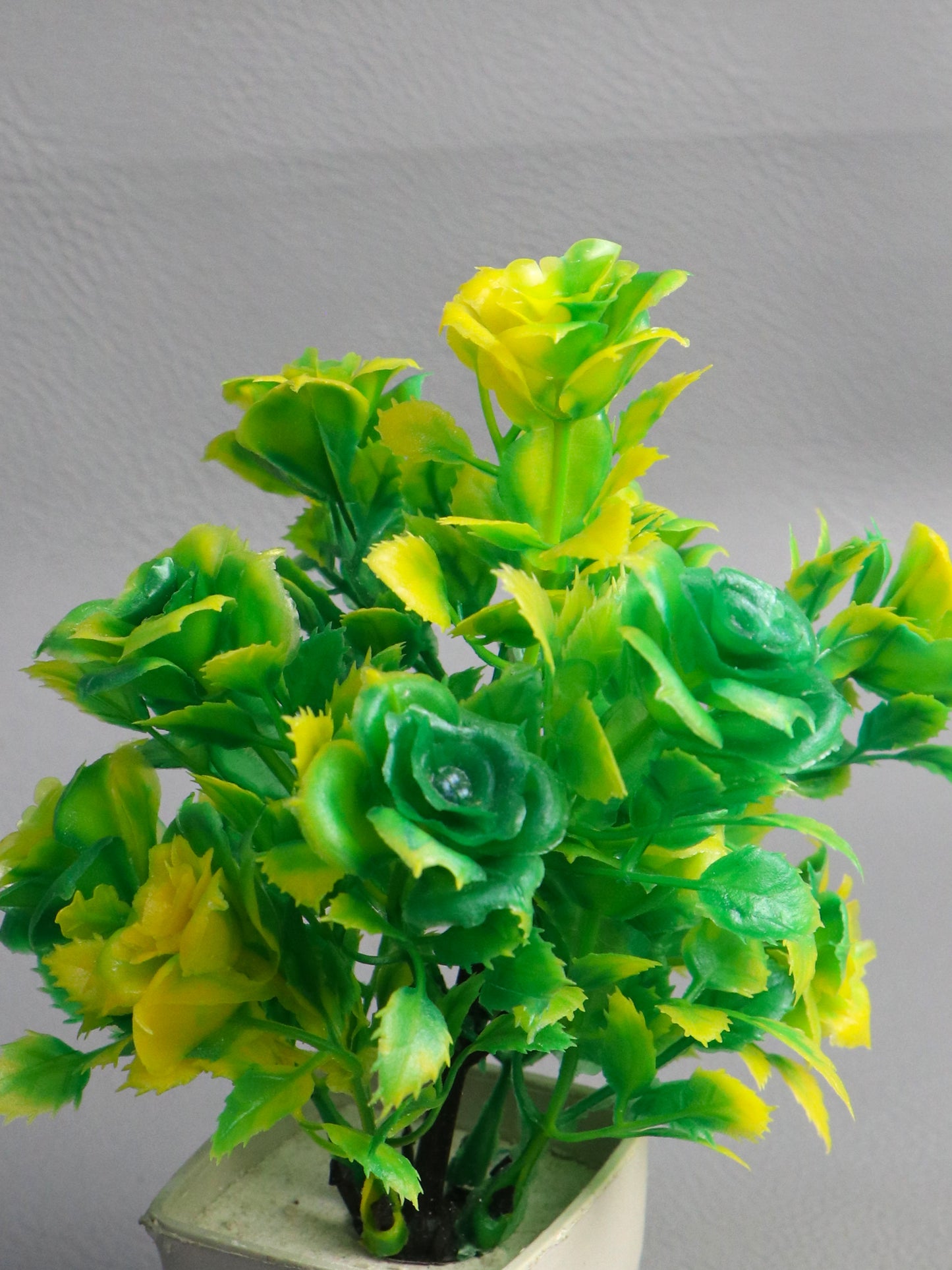 Artificial Flowers/Plants for Decorations with Plastic Pot 42 AFP01