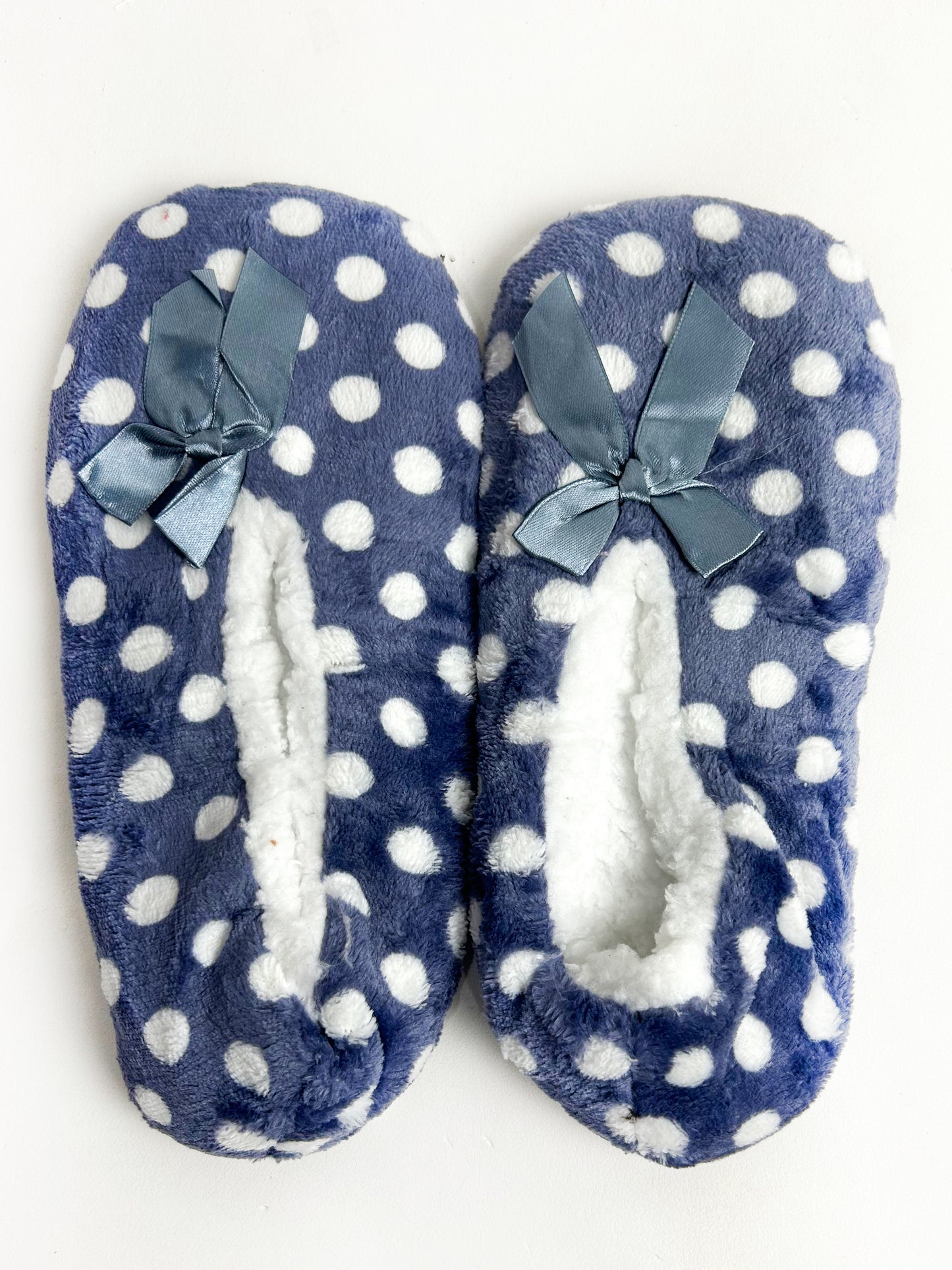 Grey Polka Dots Fuzzy Slipper Socks FSS21