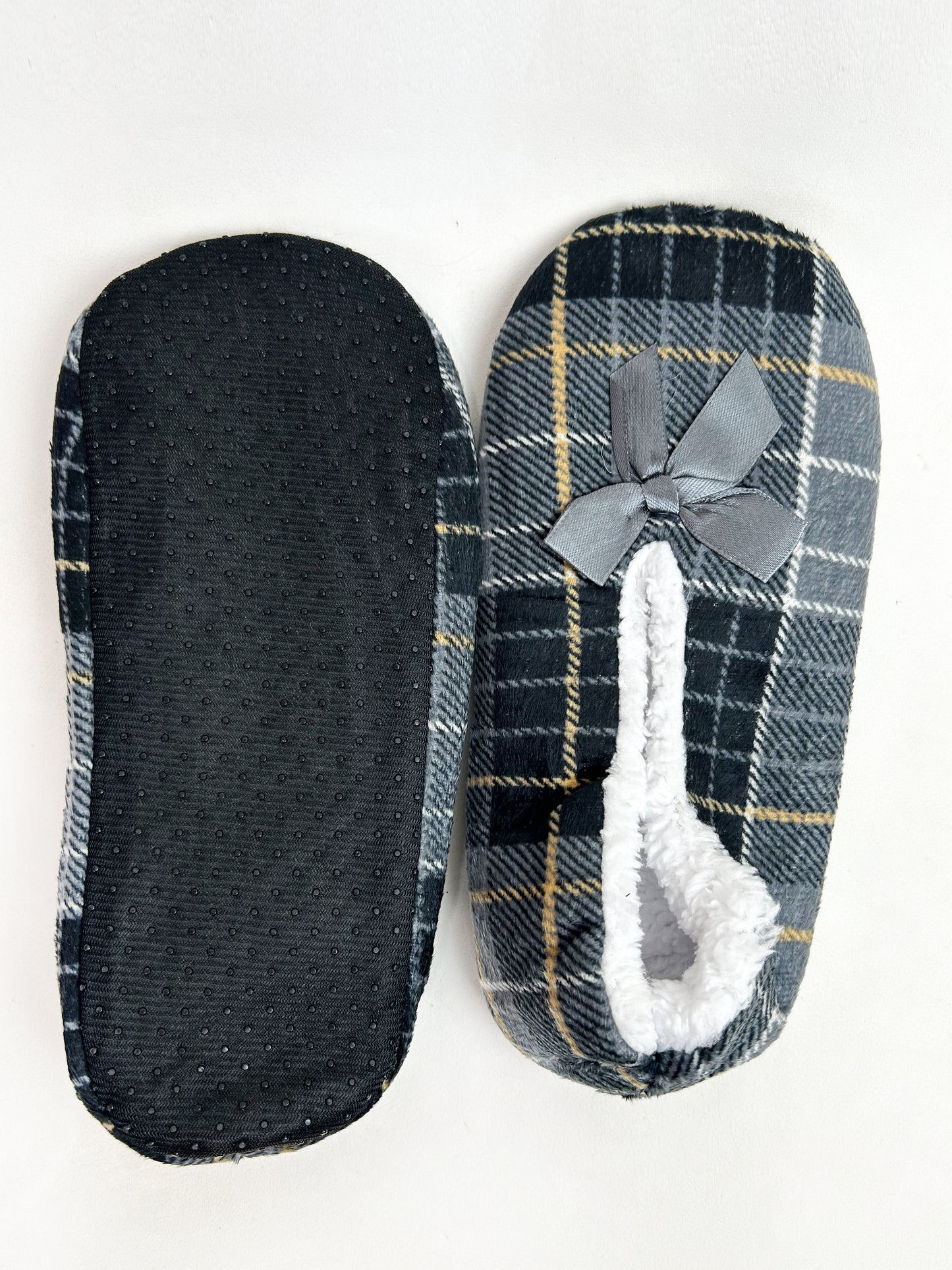 Bow Black Fuzzy Slipper Socks FSS01