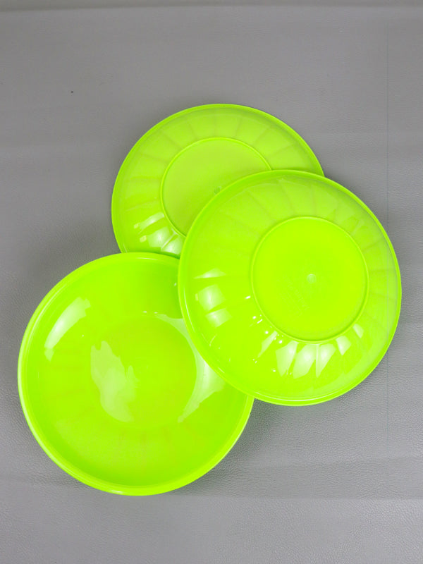 MP02 Pack Of 3 Plastic Plates Green