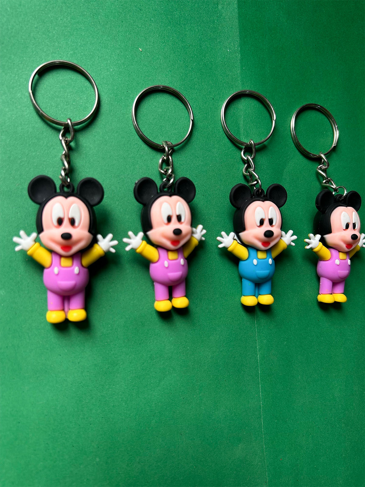 KC33 Pack of 4 Minnie Mouse Key Chain Multicolor