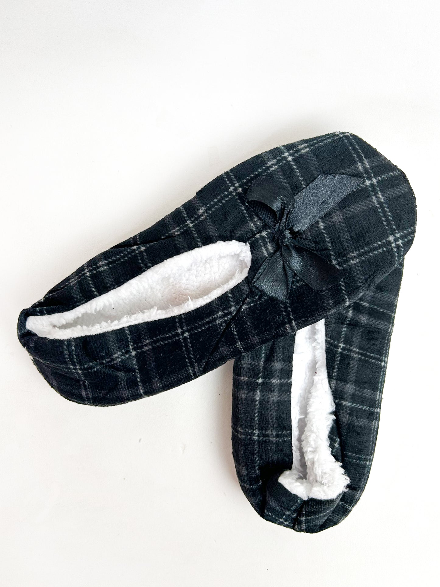 Bow Black Fuzzy Slipper Socks FSS02