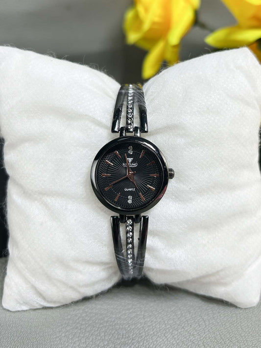 Black Stylish Wrist Watch for Women WW77