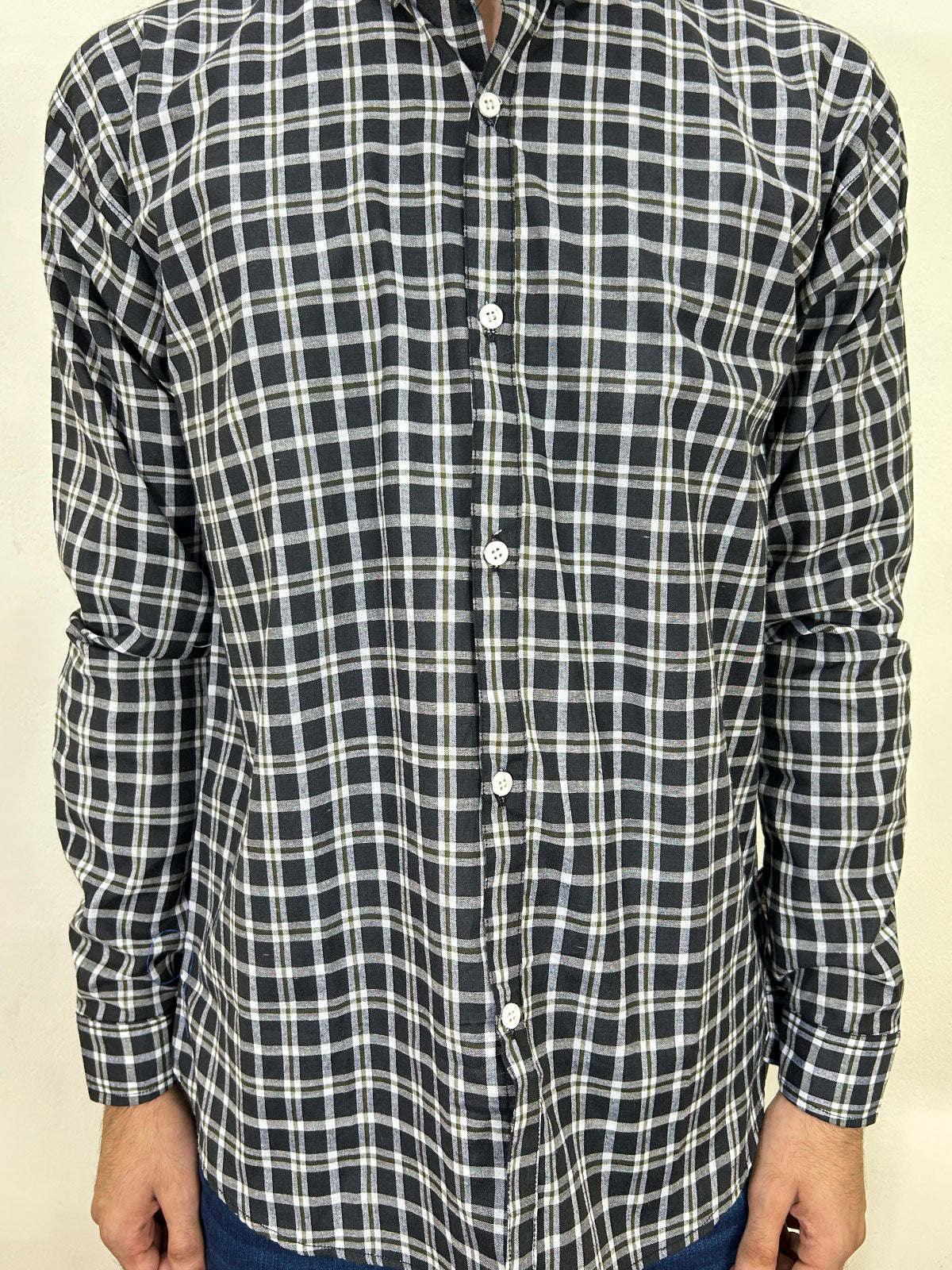 B White Checks Casual Shirt For Men MCS102