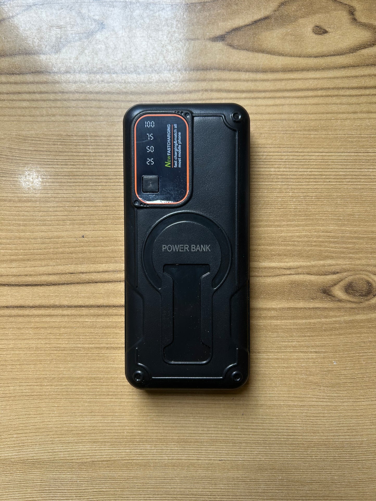 01 Emergency Power Bank 4 MA117