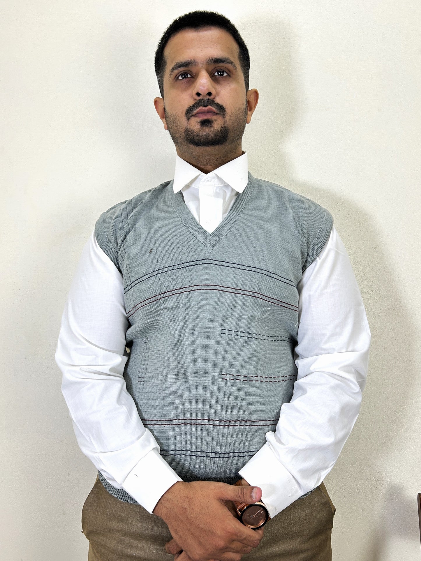Grey Sleeveless Sweater for Men MSW67