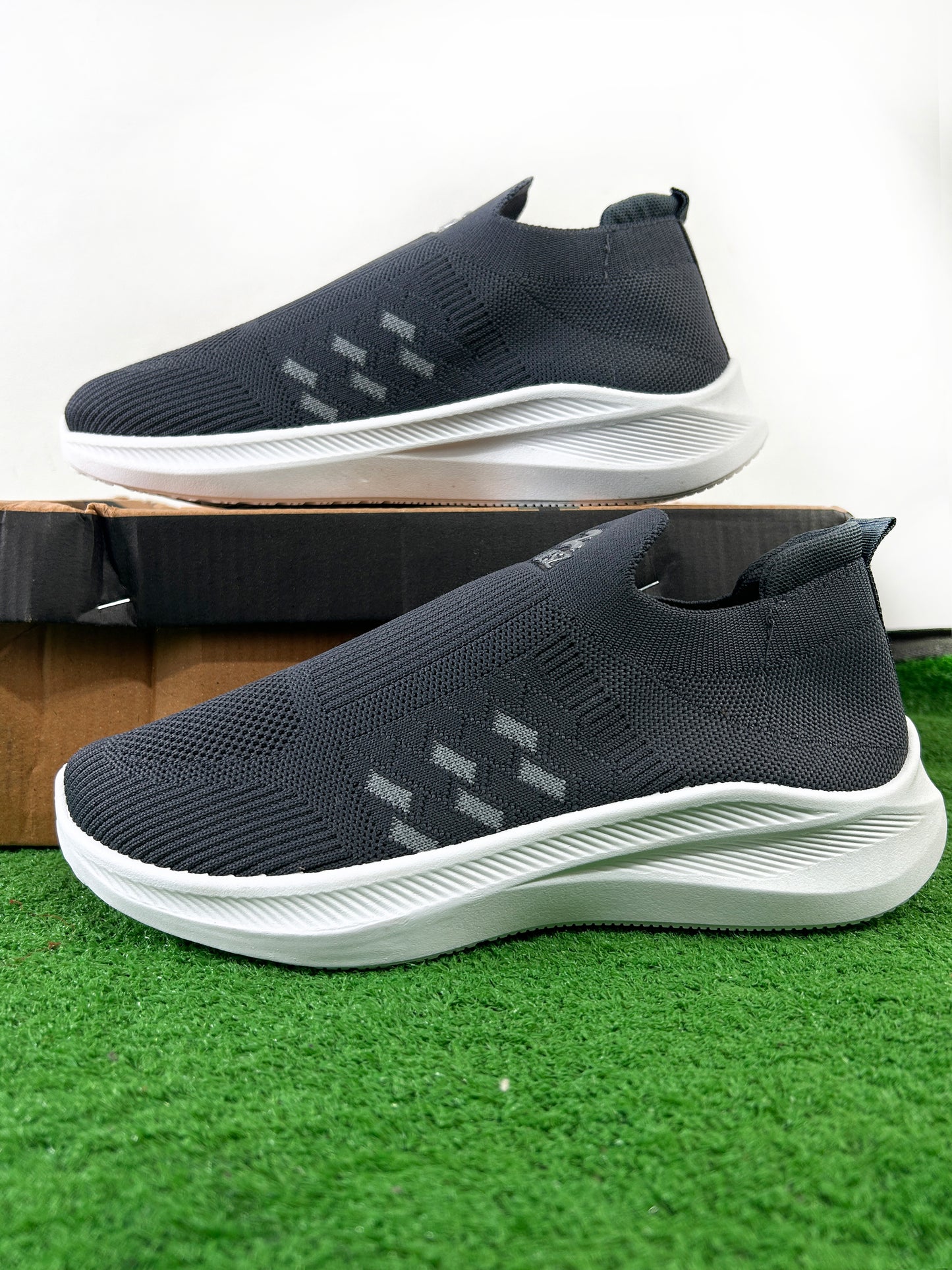 Grey Casual Sneakers For Men MJS142