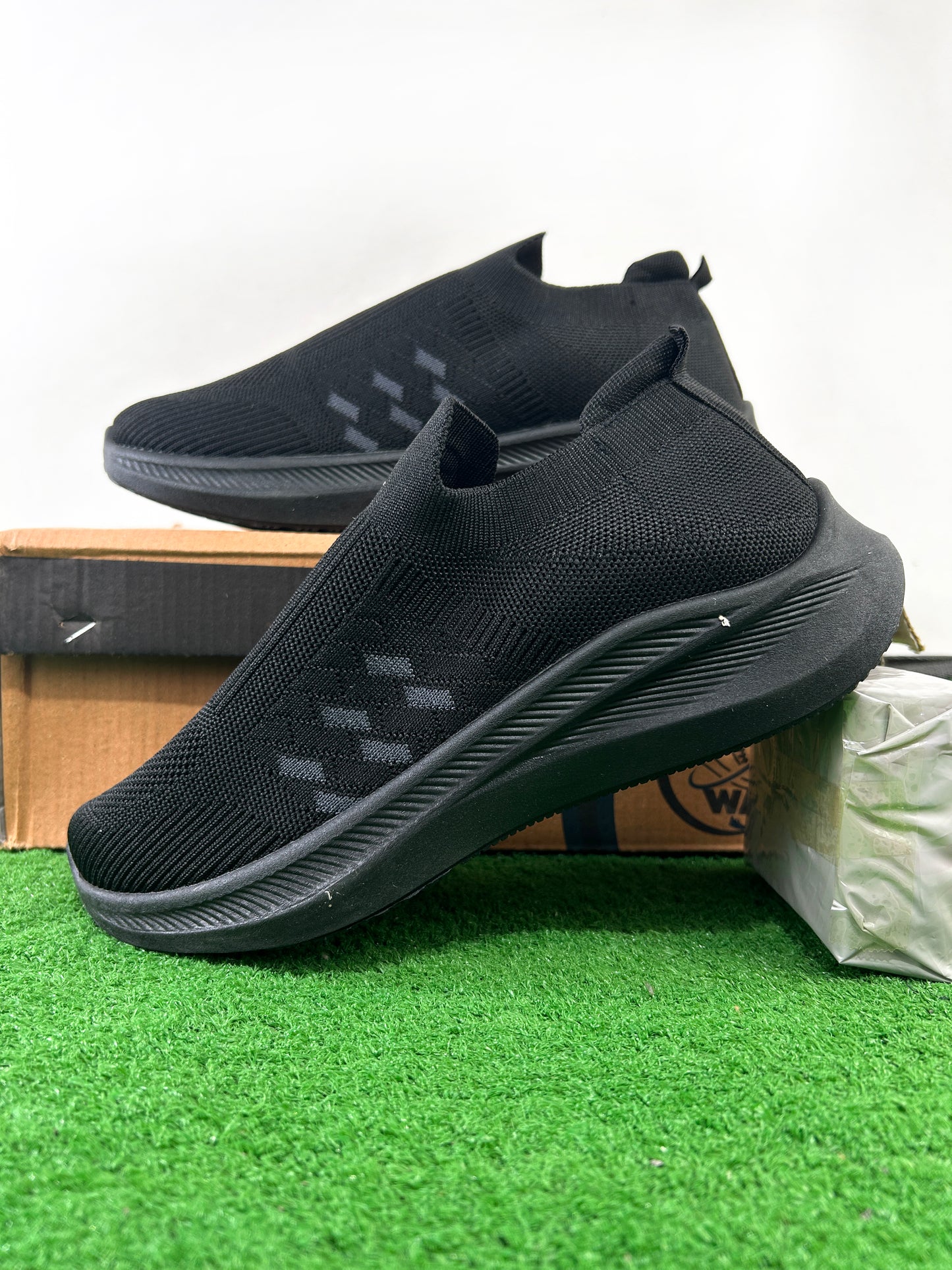 Black Casual Sneakers For Men MJS140