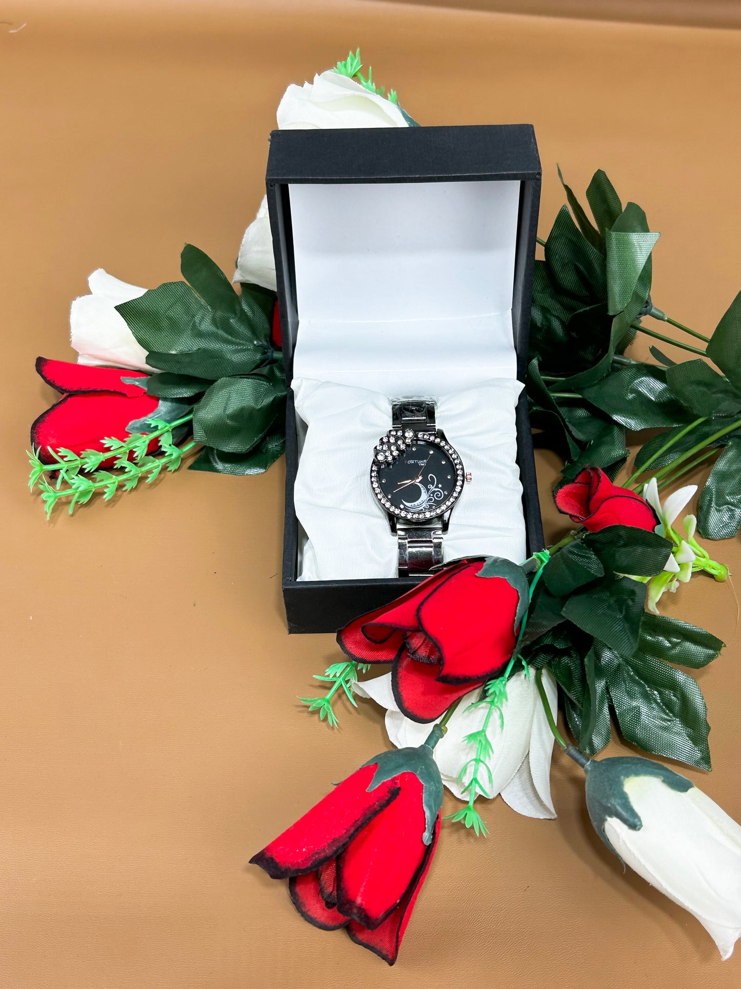 Black Stylish Wrist Watch for Women WW47