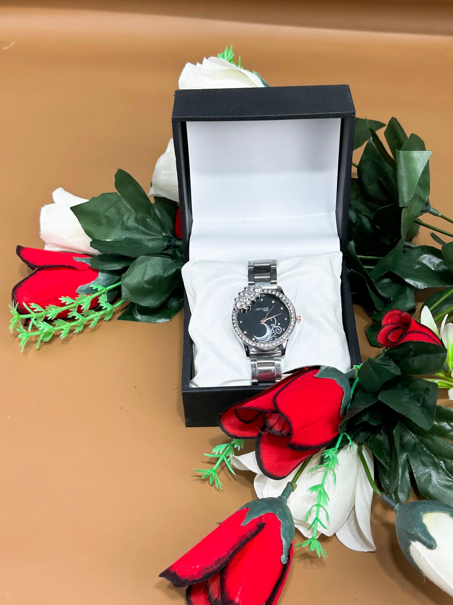 Sliver Stylish Wrist Watch for Women WW48