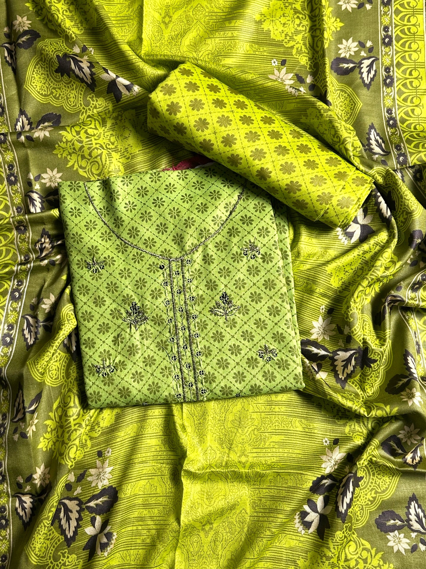 3Pcs Unstitched Digital Lawn Suit For Women WU206