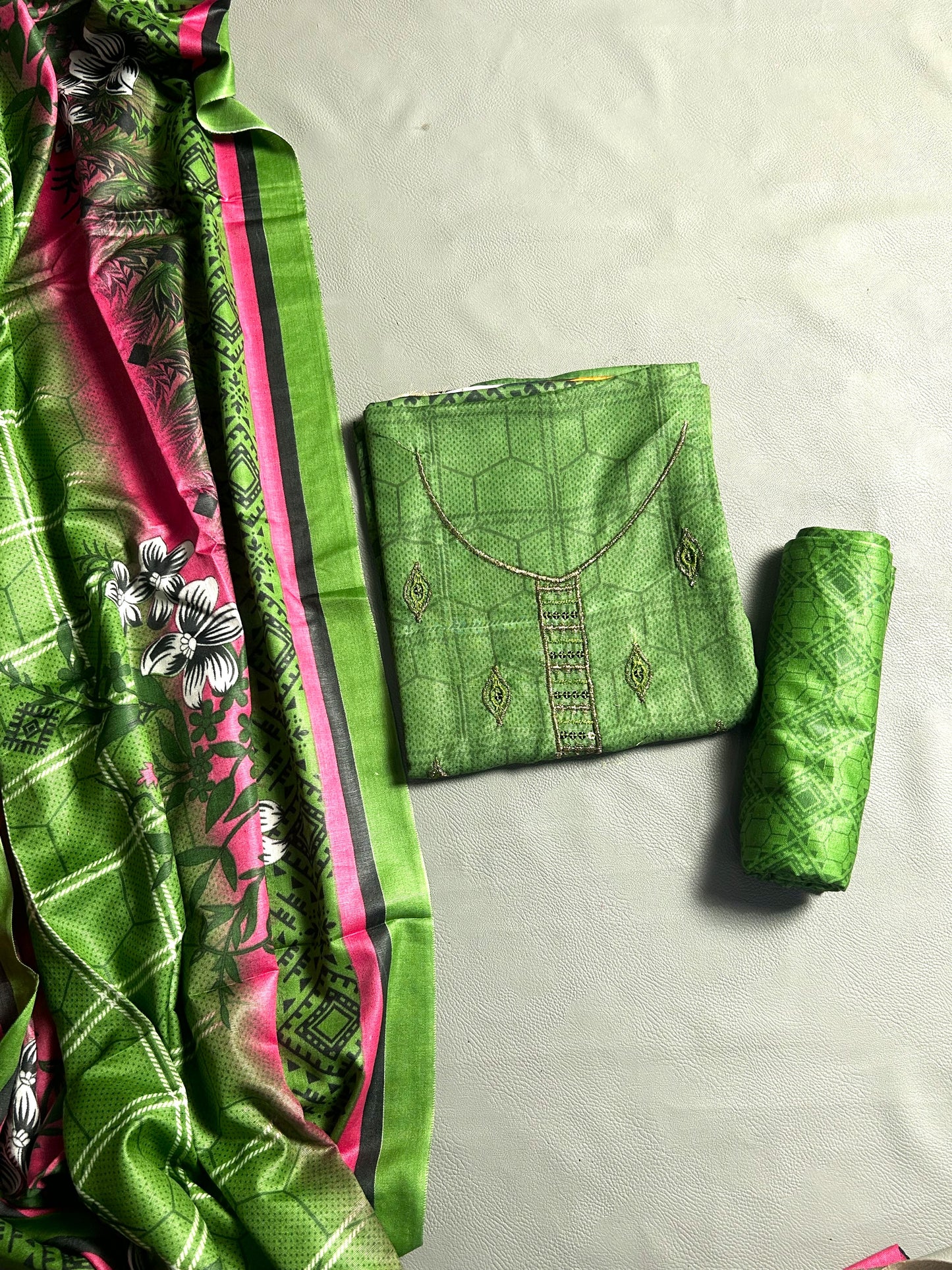 3Pcs Unstitched Digital Lawn Suit For Women WU189