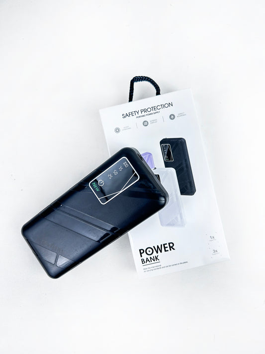 Black Power Bank for Emergency Use with 3 USB Output Ports MA33