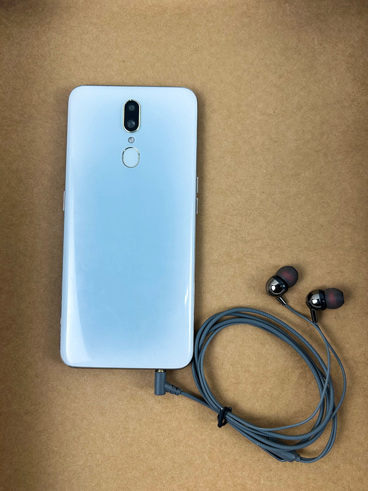 TH-73 TradeHub Wired Earphones MA17