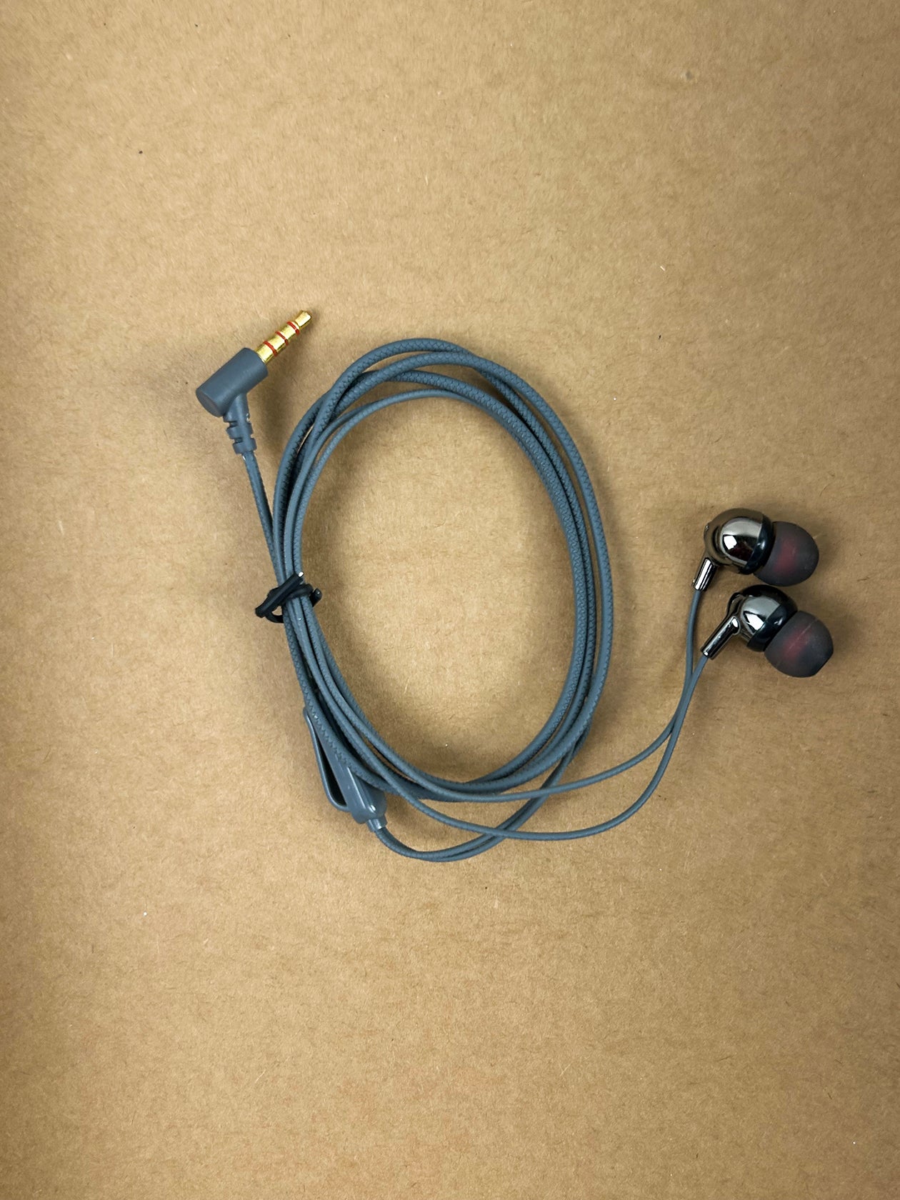 TH-73 TradeHub Wired Earphones MA17