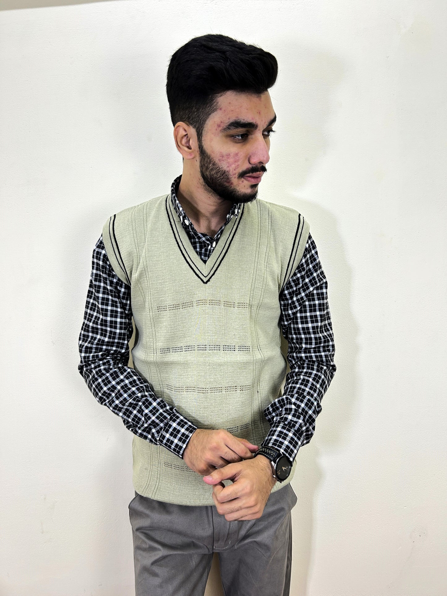 Fawn Sleeveless Sweater for Men MSW57