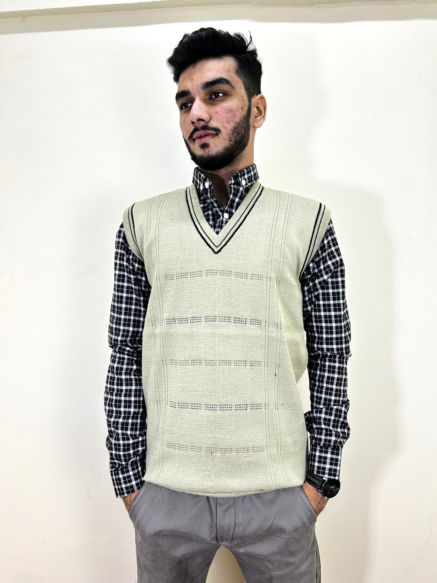 Fawn Sleeveless Sweater for Men MSW57