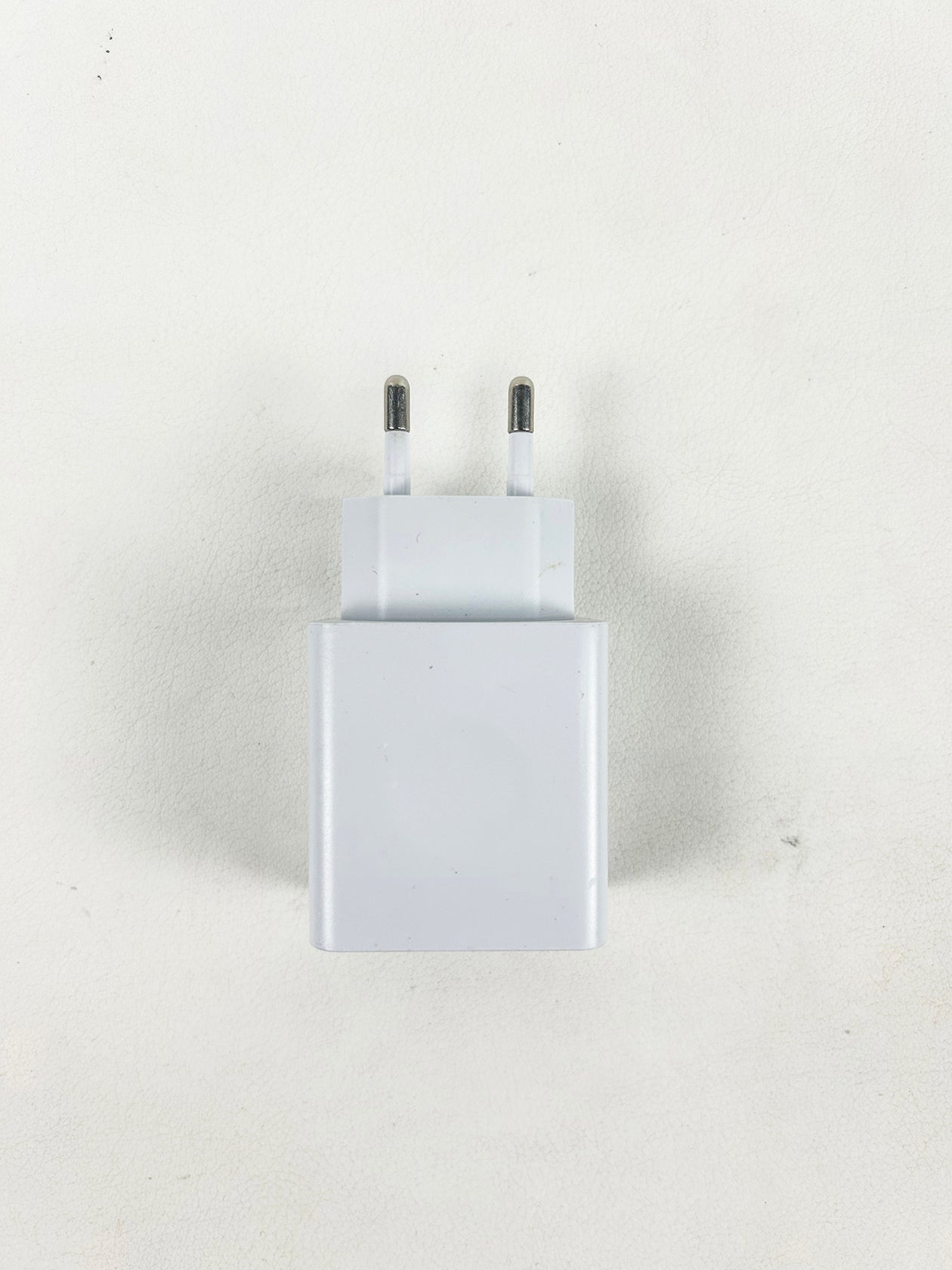 White Wall Charger Adapter MA04