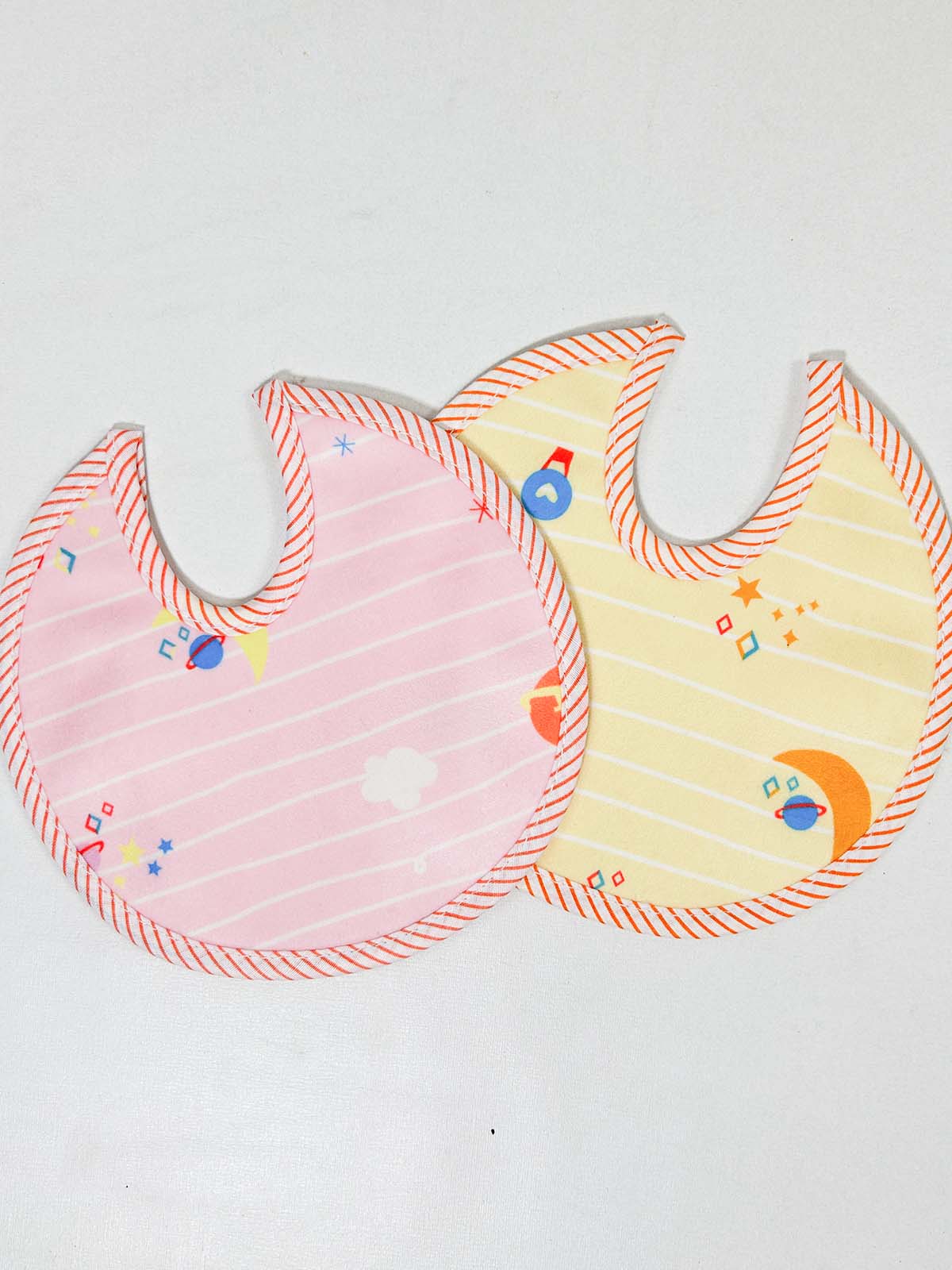 D9 Pack Of 2 Soft and Absorbent Bibs for Newborn NBC27