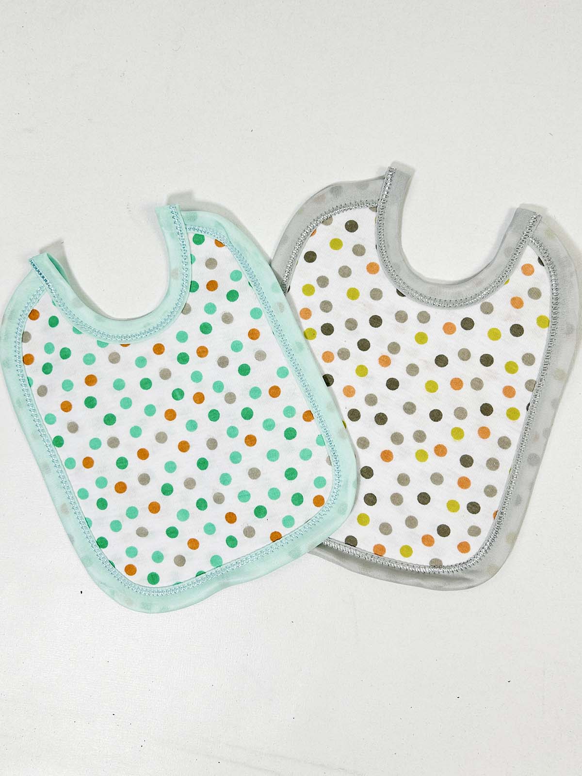 D16 Pack Of 2 Soft and Absorbent Bibs for Newborn NBC39