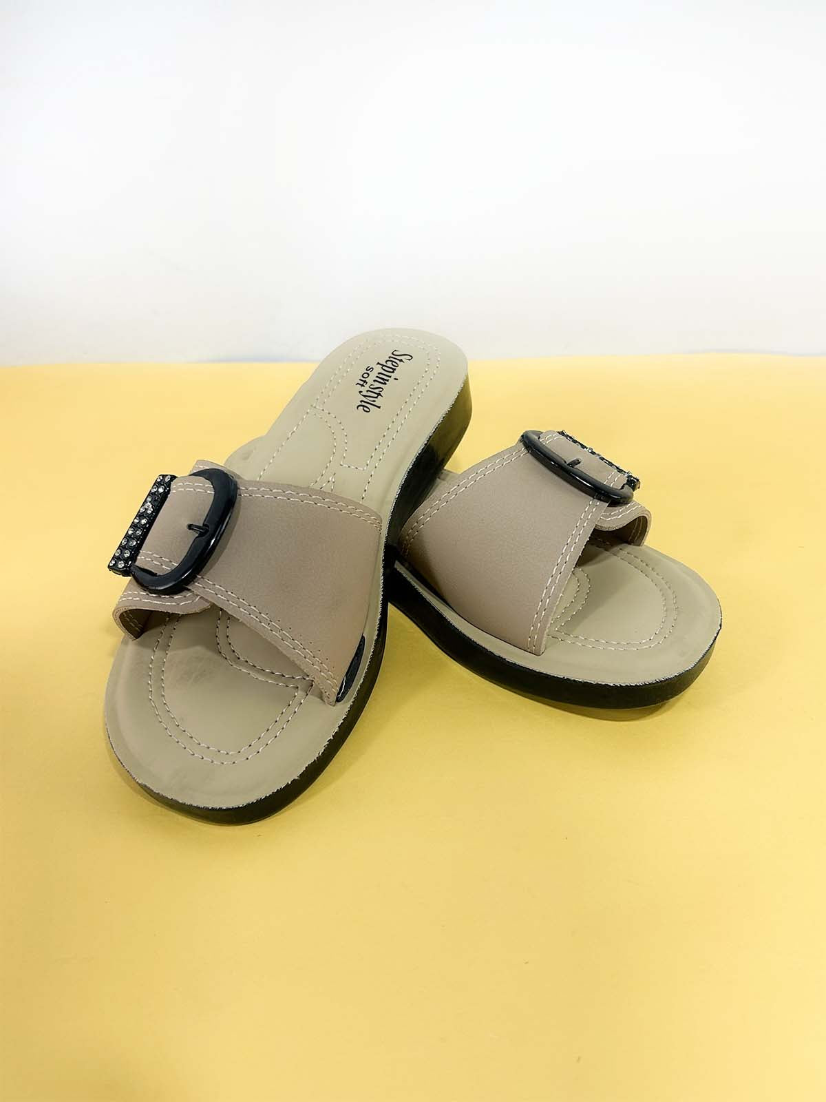 Beige Casual Slipper for Women WS59
