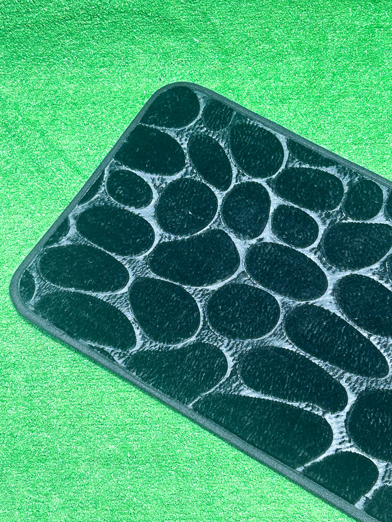 Anti-Slip Floor Mat | Room Mat 15" × 23" Design 85 Black