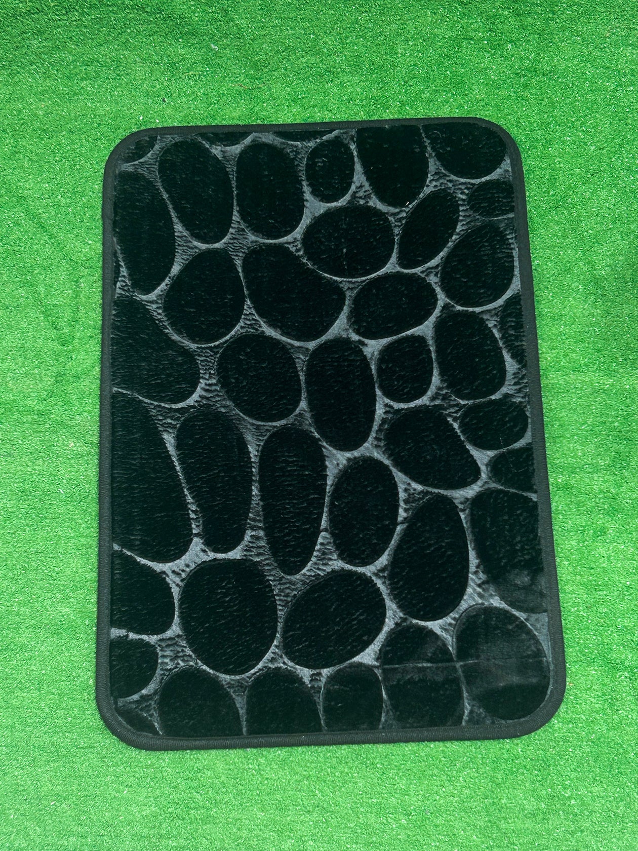 Anti-Slip Floor Mat | Room Mat 15" × 23" Design 85 Black